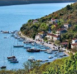 3 bedroom villa with infinity pool in Trget, Istria, sleeps 6